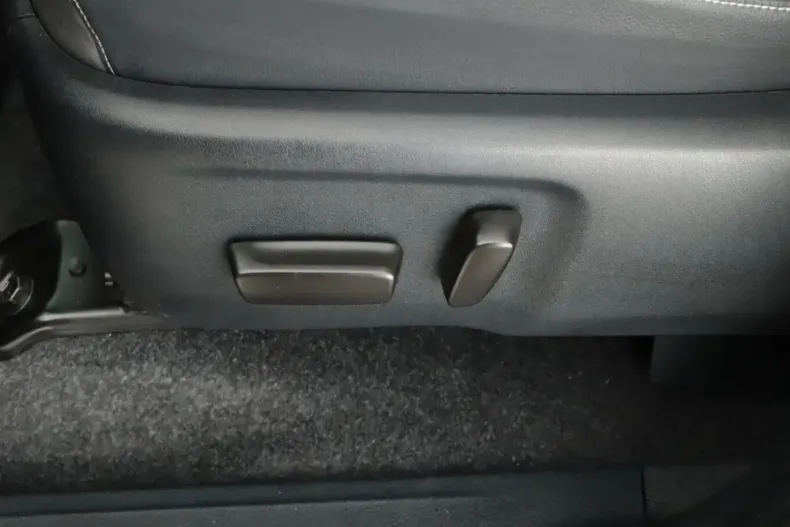 Toyota Hilux din 2023 cu 15.803 km - oferta TOY160672 - foto 19