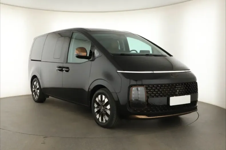 Hyundai STARIA din 2023 cu 34.282 km - oferta HYU160675 - foto 1