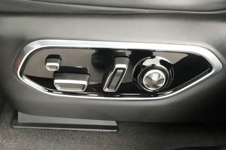 Jeep Grand Cherokee din 2023 cu 46.681 km - oferta JEE160677 - foto 19