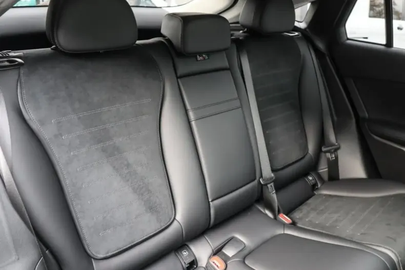 Mercedes-Benz GLC 300 din 2025 cu 6.574 km - oferta MER160686 - foto 4