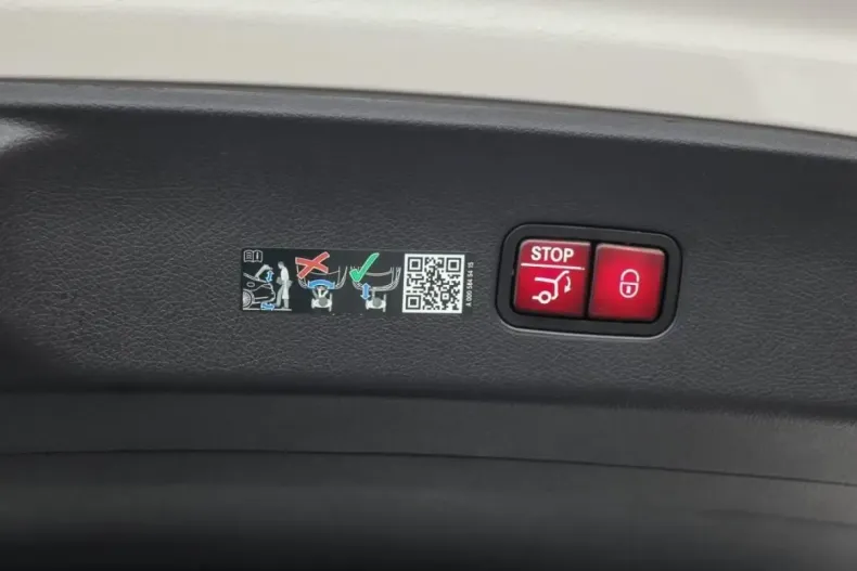 Mercedes-Benz GLC 300 din 2025 cu 6.574 km - oferta MER160686 - foto 19