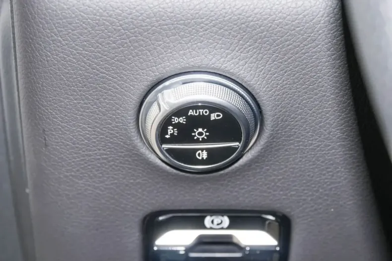 Mercedes-Benz GLC 300 din 2024 cu 14.990 km - oferta MER160698 - foto 14