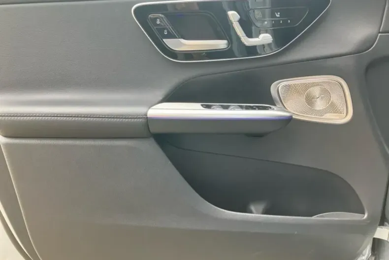 Mercedes-Benz GLC 300 din 2024 cu 39.900 km - oferta MER160701 - foto 6