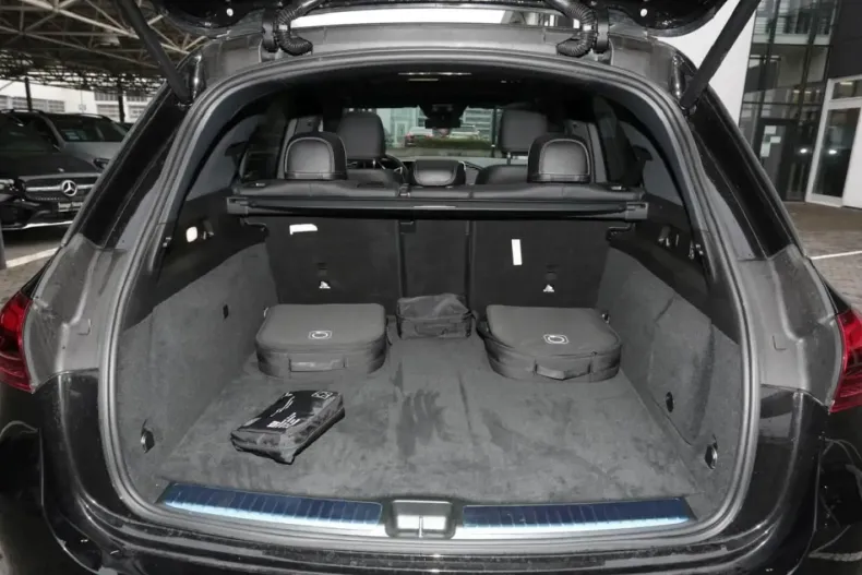 Mercedes-Benz GLE 400 din 2025 cu 5.600 km - oferta MER160726 - foto 6