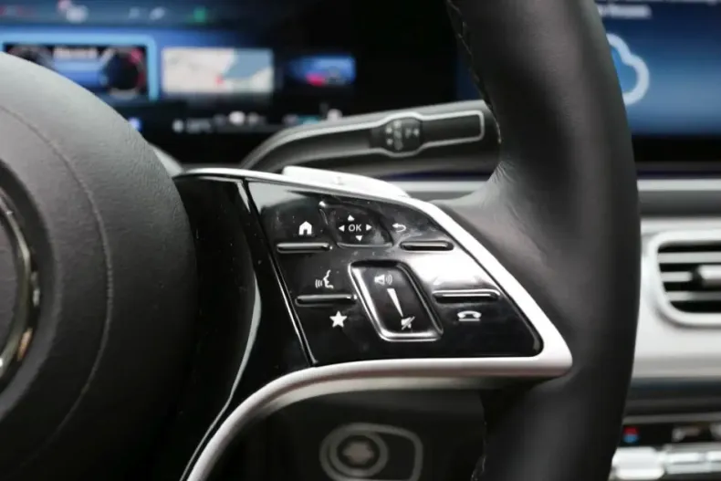 Mercedes-Benz GLE 400 din 2025 cu 5.600 km - oferta MER160726 - foto 10