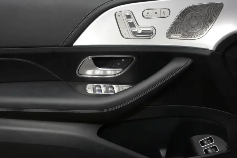 Mercedes-Benz GLE 400 din 2025 cu 5.600 km - oferta MER160726 - foto 17