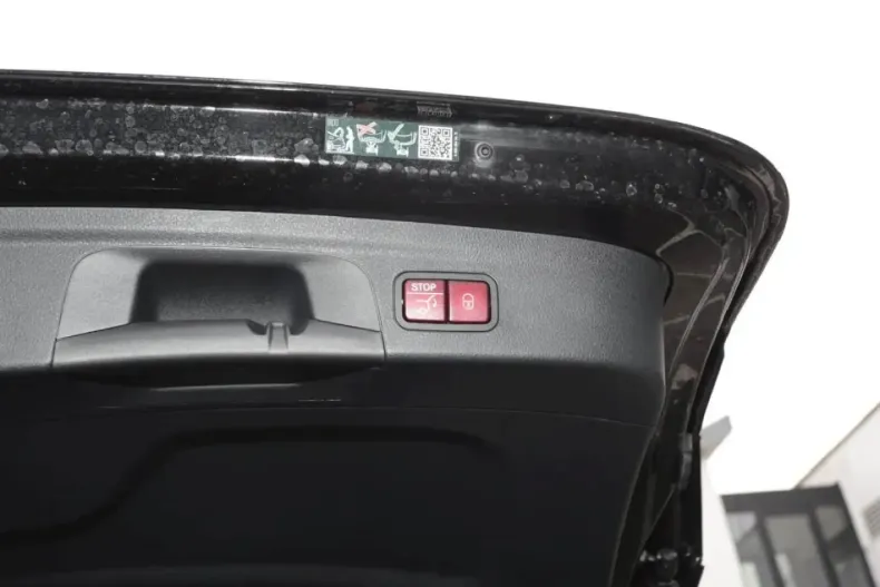 Mercedes-Benz GLE 400 din 2025 cu 5.600 km - oferta MER160726 - foto 21