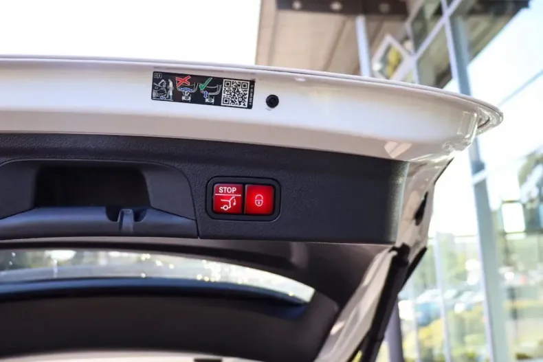 Mercedes-Benz GLE 400 din 2024 cu 31.100 km - oferta MER160731 - foto 8