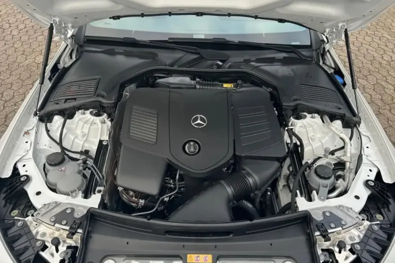 Mercedes-Benz CLE 200 din 2023 cu 4.352 km - oferta MER160739 - foto 5