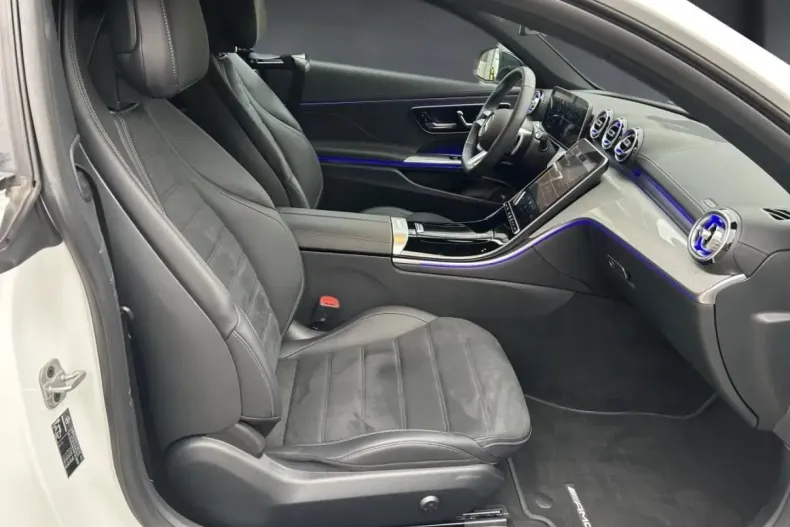 Mercedes-Benz CLE 200 din 2023 cu 4.352 km - oferta MER160739 - foto 17