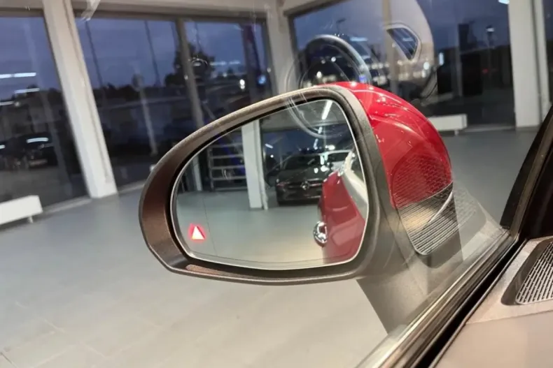 Mercedes-Benz CLE 200 din 2024 cu 3.085 km - oferta MER160740 - foto 16