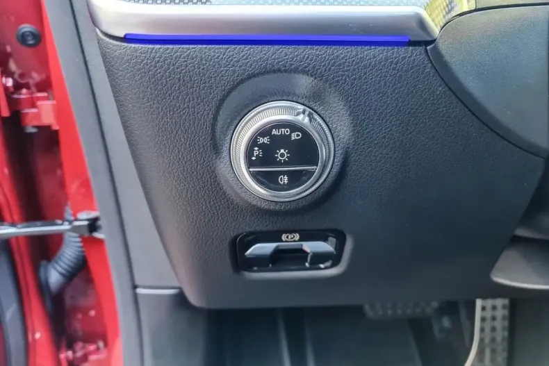 Mercedes-Benz CLE 200 din 2024 cu 8.885 km - oferta MER160741 - foto 16