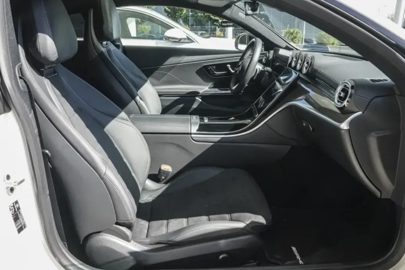 Mercedes-Benz CLE 200 din 2024 cu 11.881 km - oferta MER160743 - foto 8