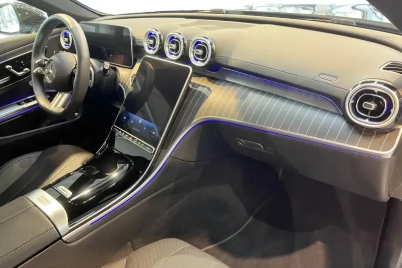 Mercedes-Benz CLE 300 din 2024 cu 6.247 km - oferta MER160745 - foto 3