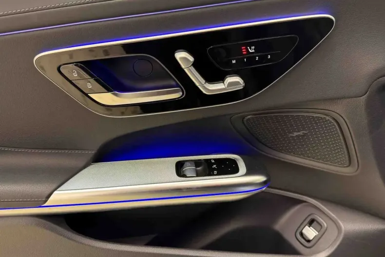 Mercedes-Benz CLE 300 din 2024 cu 22.990 km - oferta MER160749 - foto 6