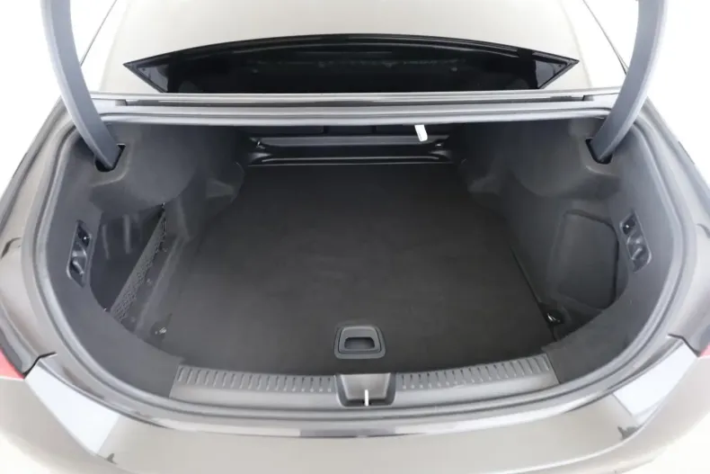 Mercedes-Benz E 220 din 2025 cu 9.995 km - oferta MER160759 - foto 13