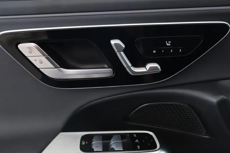 Mercedes-Benz E 220 din 2025 cu 9.995 km - oferta MER160759 - foto 17