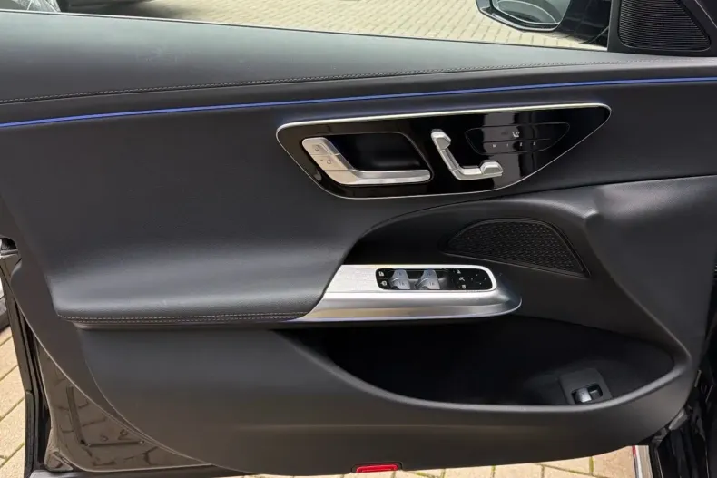 Mercedes-Benz E 200 din 2025 cu 15.580 km - oferta MER160775 - foto 14