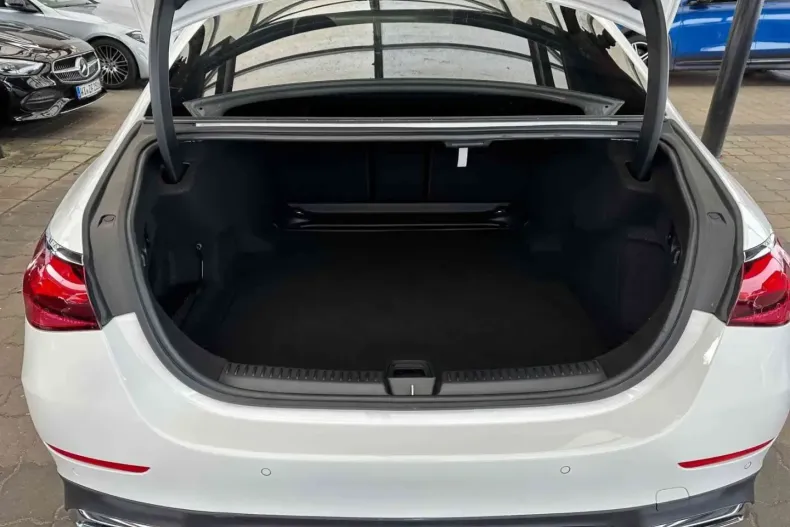 Mercedes-Benz E 220 din 2024 cu 31.181 km - oferta MER160778 - foto 8