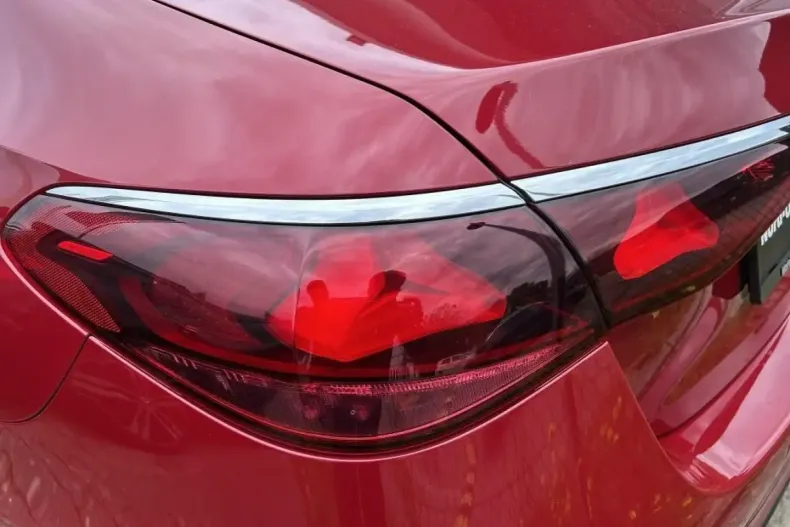 Mercedes-Benz E 200 din 2024 cu 13.589 km - oferta MER160782 - foto 13