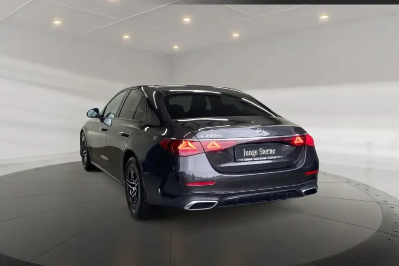 Mercedes-Benz E 220 din 2023 cu 43.220 km - oferta MER160784 - foto 3