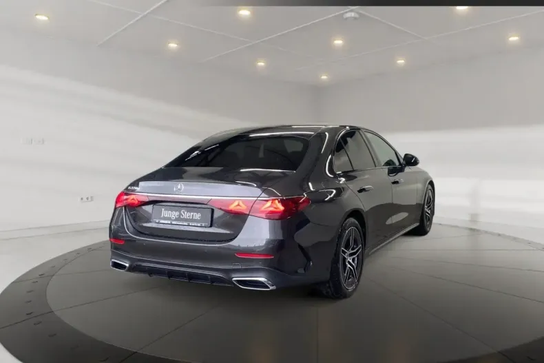 Mercedes-Benz E 220 din 2023 cu 43.220 km - oferta MER160784 - foto 4