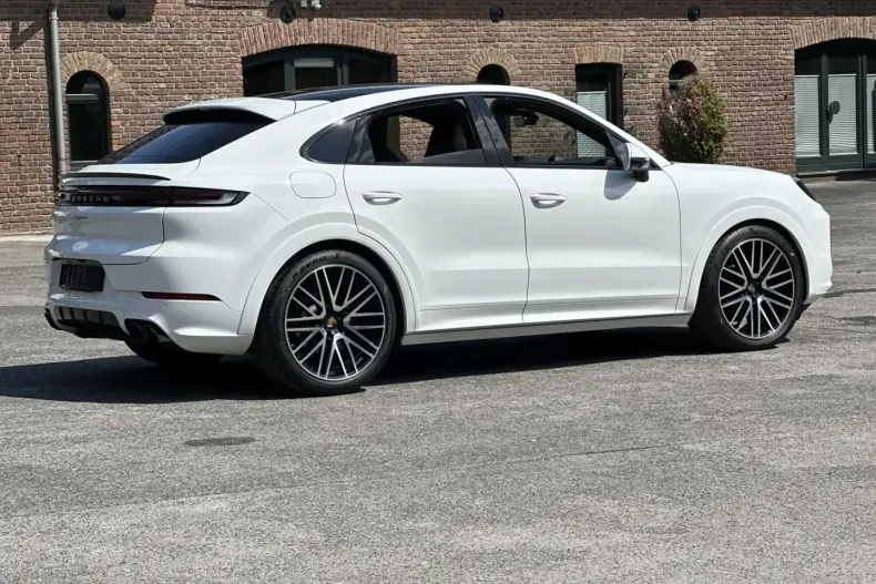 Porsche Cayenne din 2024 cu 15.900 km - oferta POR160801 - foto 17