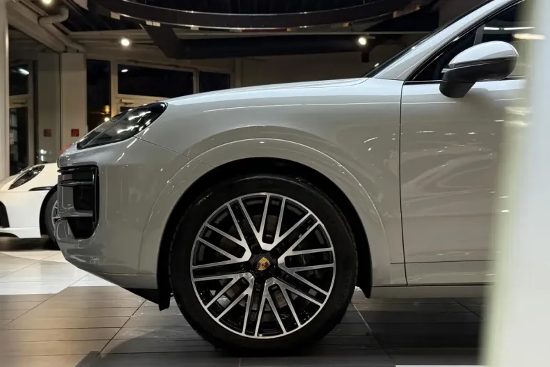 Porsche Cayenne din 2024 cu 70.000 km - oferta POR160804 - foto 4