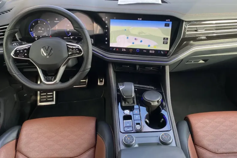 Volkswagen Touareg din 2023 cu 18.290 km - oferta VOL160862 - foto 2