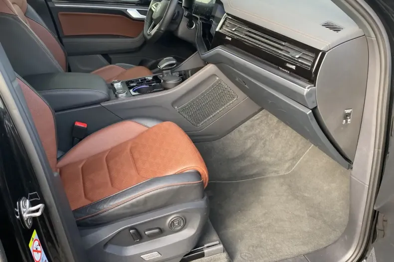 Volkswagen Touareg din 2023 cu 18.290 km - oferta VOL160862 - foto 9