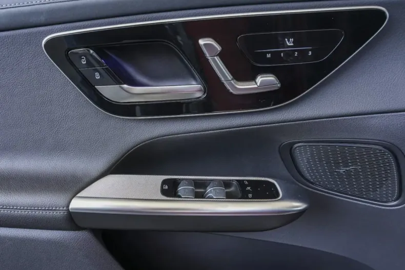 Mercedes-Benz GLC 450 din 2024 cu 18.675 km - oferta MER160872 - foto 17