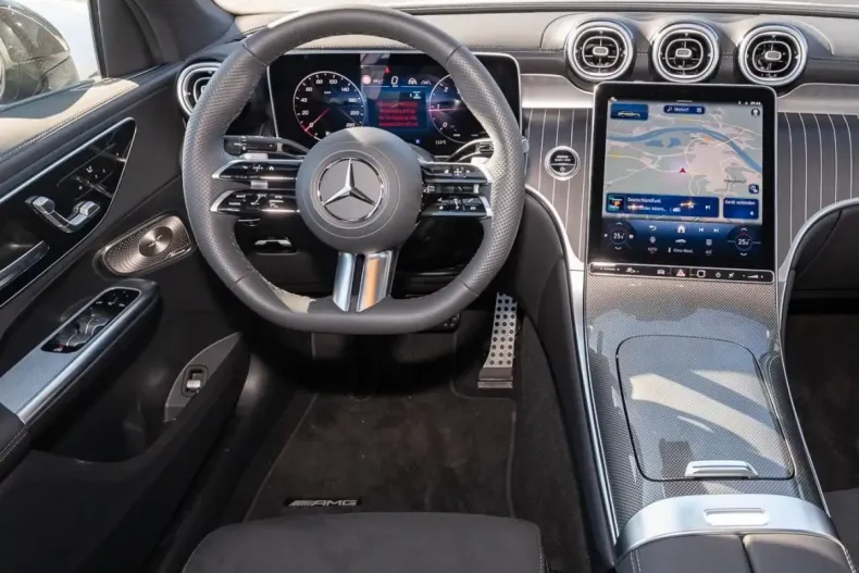 Mercedes-Benz GLC 220 din 2025 cu 4.679 km - oferta MER160877 - foto 4