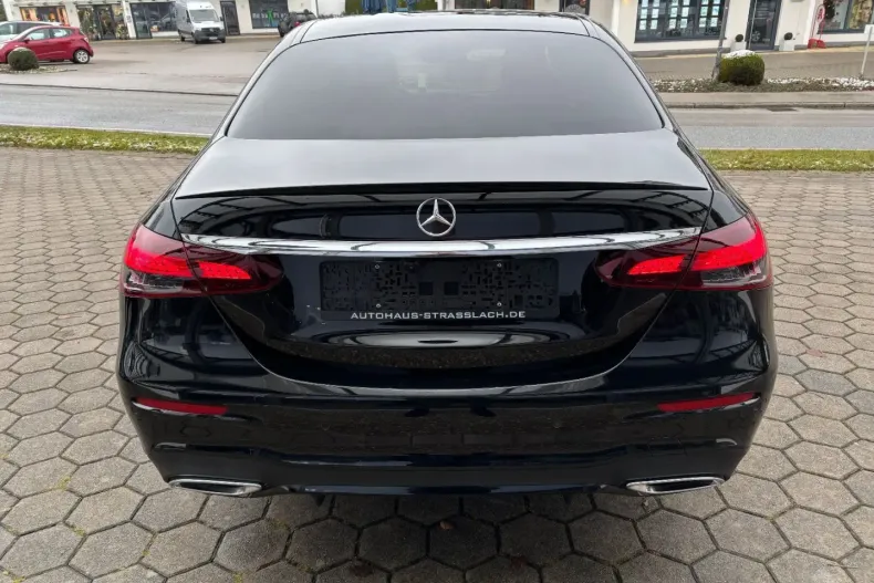 Mercedes-Benz E 450 din 2022 cu 46.000 km - oferta MER160918 - foto 4