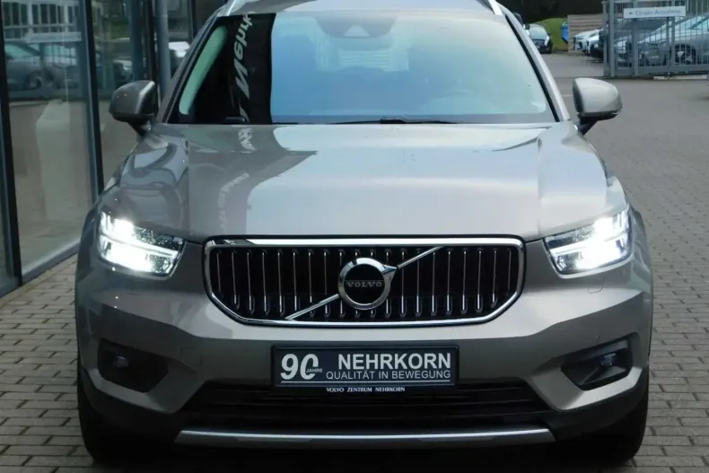 Volvo XC40 din 2022 cu 62.900 km - oferta VOL160935 - foto 2