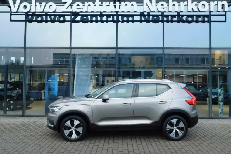 Volvo XC40 din 2022 cu 62.900 km - oferta VOL160935 - foto 3