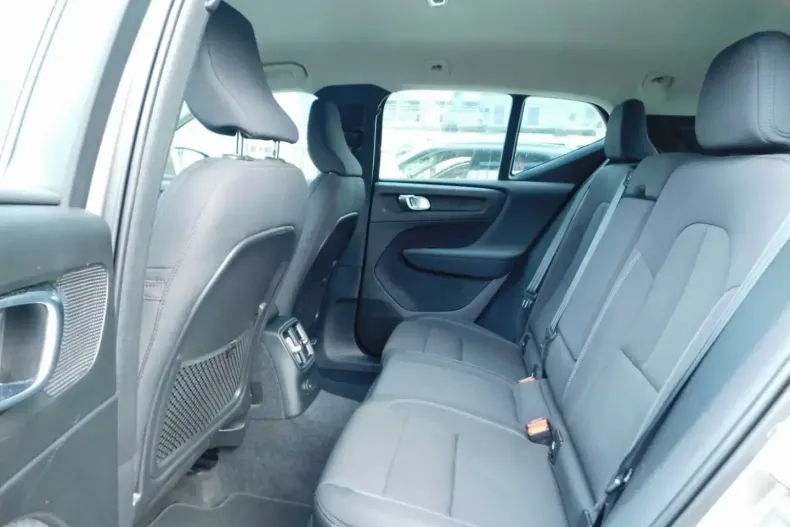 Volvo XC40 din 2022 cu 62.900 km - oferta VOL160935 - foto 11