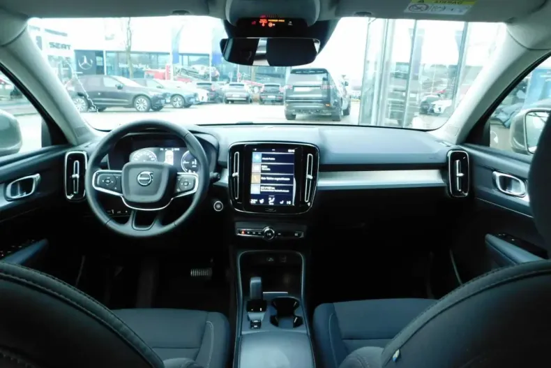 Volvo XC40 din 2022 cu 62.900 km - oferta VOL160935 - foto 12