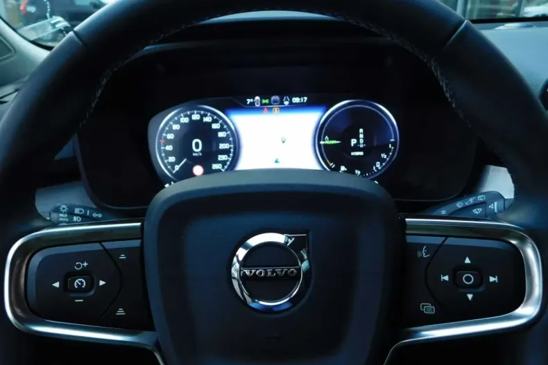 Volvo XC40 din 2022 cu 62.900 km - oferta VOL160935 - foto 15