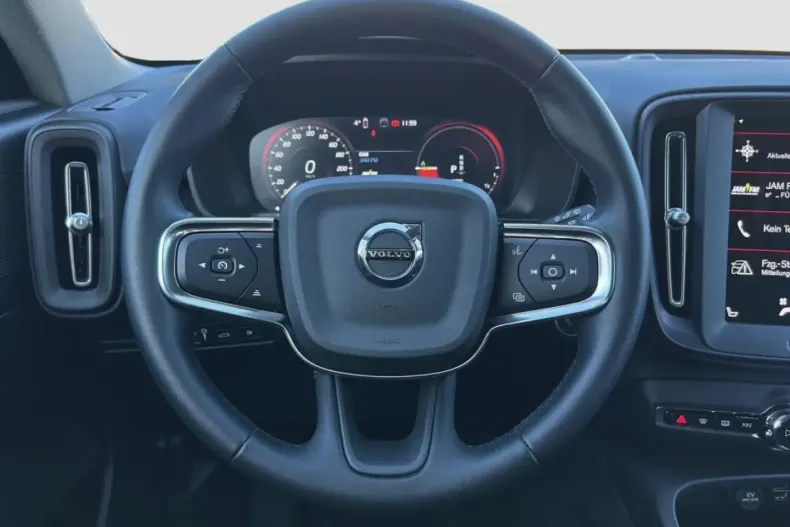 Volvo XC40 din 2022 cu 56.400 km - oferta VOL160936 - foto 7