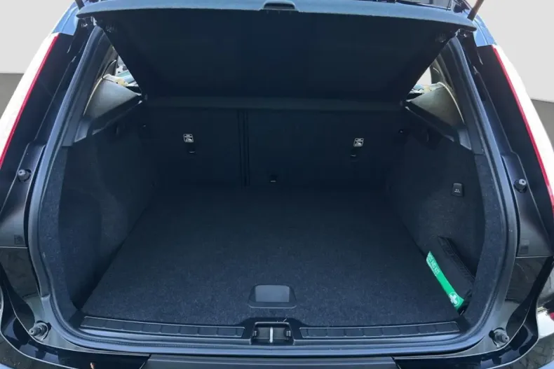 Volvo XC40 din 2022 cu 56.400 km - oferta VOL160936 - foto 15