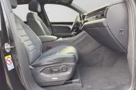 Volkswagen Touareg din 2023 cu 43.956 km - oferta VOL160953 - foto 3