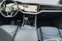 Volkswagen Touareg din 2023 cu 43.956 km - oferta VOL160953 - foto 4