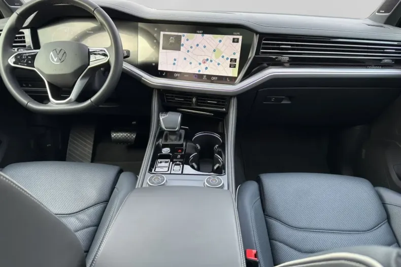 Volkswagen Touareg din 2023 cu 43.956 km - oferta VOL160953 - foto 4