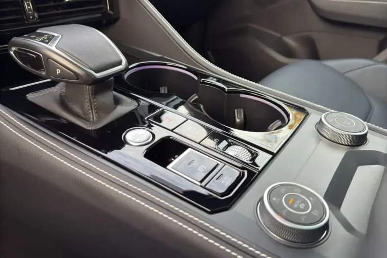 Volkswagen Touareg din 2023 cu 43.956 km - oferta VOL160953 - foto 10