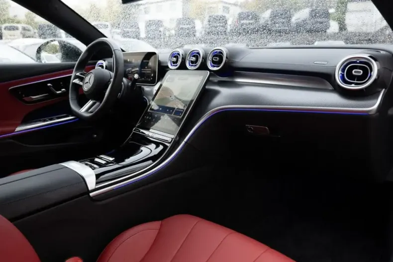 Mercedes-Benz CLE 200 din 2024 cu 9.370 km - oferta MER160956 - foto 3