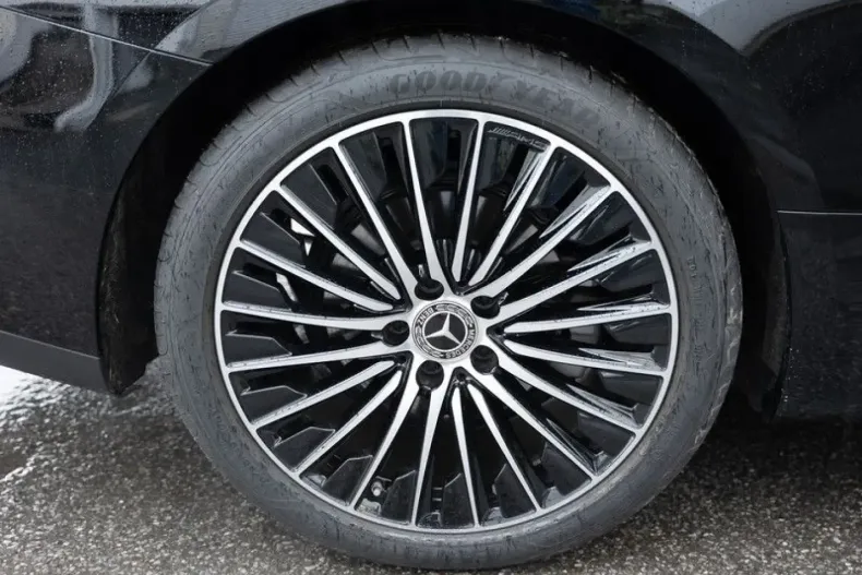 Mercedes-Benz CLE 200 din 2024 cu 9.370 km - oferta MER160956 - foto 5