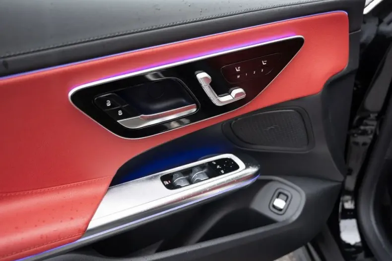 Mercedes-Benz CLE 200 din 2024 cu 9.370 km - oferta MER160956 - foto 19