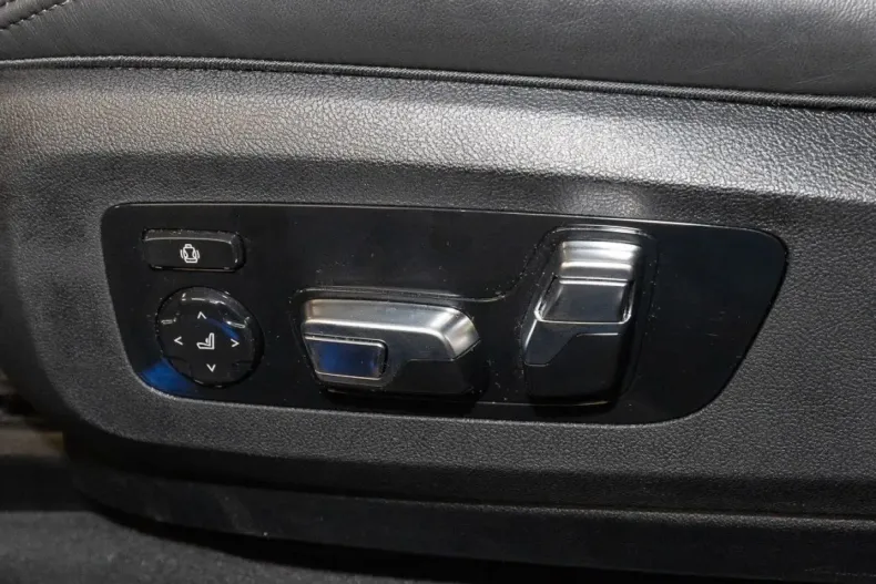 BMW X5 M60 din 2024 cu 25.832 km - oferta BMW160989 - foto 12