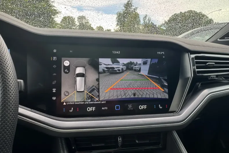 Volkswagen Touareg din 2024 cu 29.800 km - oferta VOL160992 - foto 32