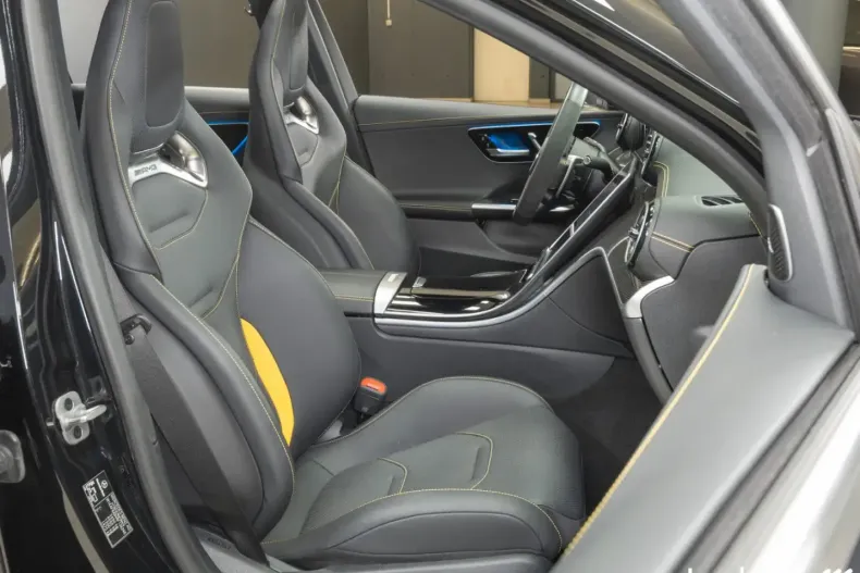 Mercedes-Benz C 63 AMG din 2024 cu 12.454 km - oferta MER160996 - foto 17